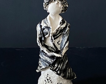 Feminine Energy Figurine, Ceramic Lady Sculpture, Altar Figurine for Ritual Circle, Boho Home Décor Pottery, Handmade Mindfulness Gift