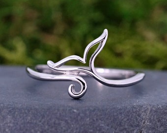 Wavy Whale Tail Ring | Womens Whale Fluke Ring | Solid 925 Sterling Silver Ring | Whale Ring | Trendy Fashion Ring | Womens Silver Ring