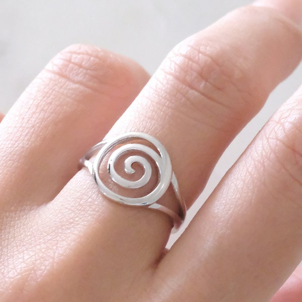 12mm Big Circle Spiral Ring • Womens Spiral Wave Ring • Split Shank Style 925 Sterling Silver Swirl Ring • Minimalist Geometric Design Ring