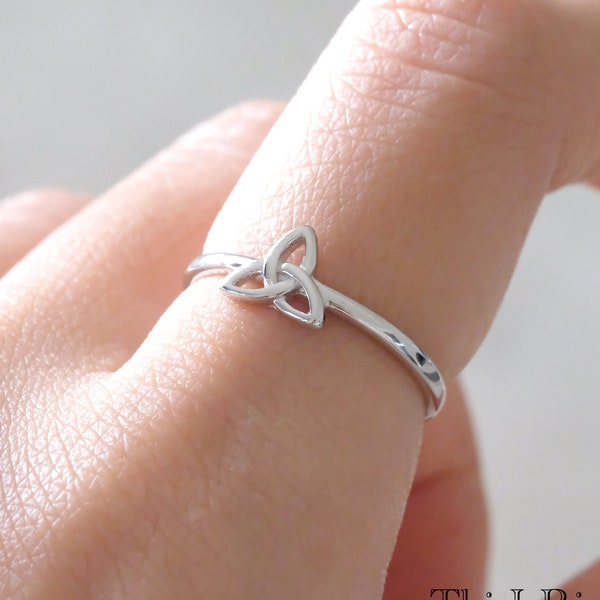 Minimalist Celtic Triquetra Solitaire Ring | Womens Celtic Promise Ring | Promise Ring for Her | Trinity Knot Ring | Engagement Ring Womens