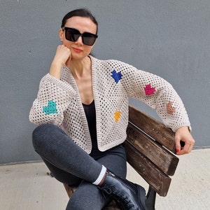 Cardigan coeur au crochet 100% fil de coton Cardigan coeur au crochet-Vêtements-Gilet fait main-Gilet coeur-Cardigan en patchwork-Veste grand-mère