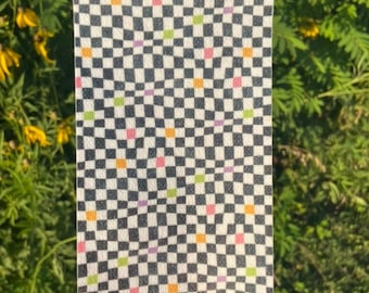 Cinta adhesiva para tubos Groovy Checkerboard / Cinta médica Hypafix estampada / Sondas de alimentación, NG, NJ, oxígeno, catéteres centrales, CGM /