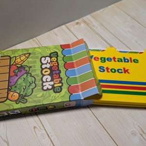 Bandeja organizadora de caldo de verduras para juegos: almacenamiento de cartas personalizado para juegos de mesa, soporte para barajas y accesorio para una noche de juegos más eficiente.