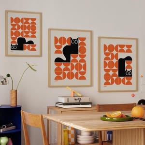 Gato moderno de mediados de siglo en naranja con estampado Bauhaus. Elija el juego completo o impresiones individuales. Diseño escandinavo minimalista. Regalo artístico de gato negro.