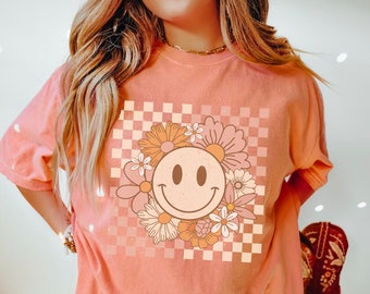 Smiley Face Shirt, Flower Shirt, Retro Smile Face, Trendy Vintage Graphic Tee, Checkered Comfort Colors T-shirt, Plus Size Happy Face Tshirt