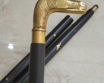 Hölzerner Gehstock mit Pferdeform-Griff, schwarzer Farbe dreigefalteter Stock, Aschalen Blick