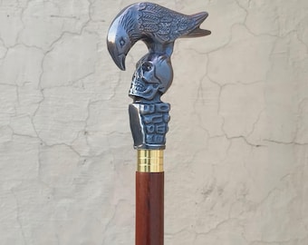 Bastone da passeggio in legno con impugnatura a forma di teschio di corvo, design a spirale, pieghevole, ideale come regalo.