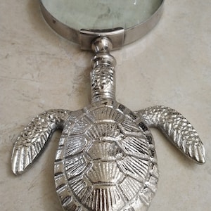 Lente d'ingrandimento a forma di tartaruga per lettore di carta, finitura in nichel, decorazione da tavolo unica e funzionale da collezione