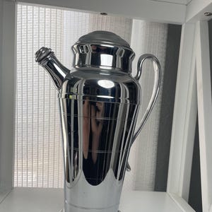 Art Deco-Style Vintage Chrome Cocktail Shaker