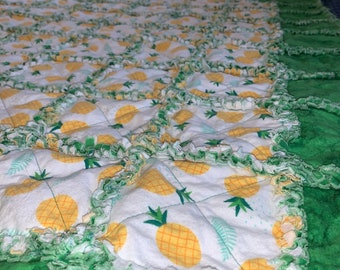 Pineapple rag quilt, Pineapples with marbled green border and backing flannel rag quilt, Lap rag quilt, kids rag quilt, flannel blanket