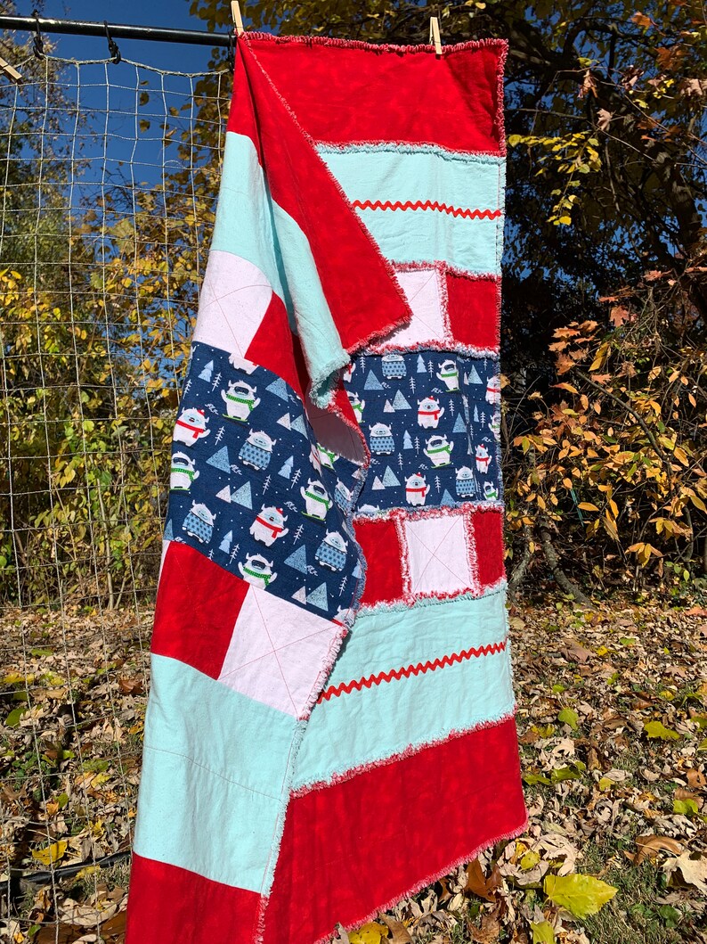 Christmas Flannel Rag Quilt ice Blue, Red and White With Dark Blue
