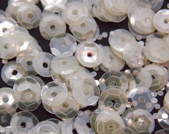 Petits boutons " perles nacrées blanches" 5mm pour vêtements poupées anciennes 
