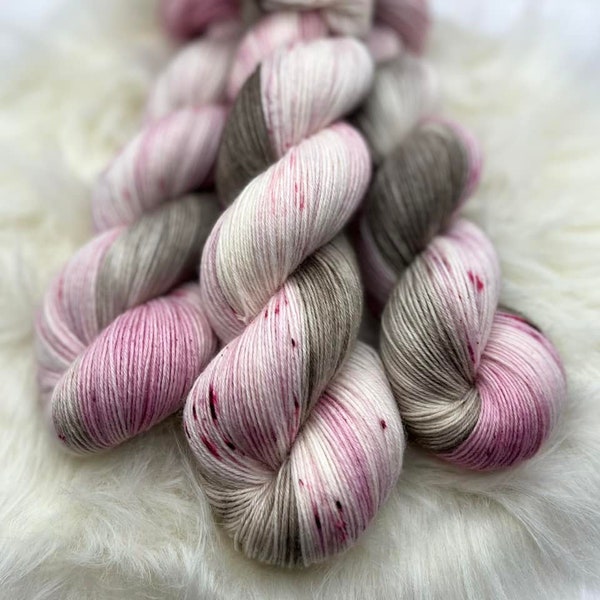 SAKURA handgefärbte Sockenwolle/Wolle