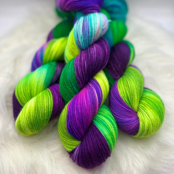 AURORA BOREALIS handgefärbte Sockenwolle/Wolle
