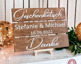 Geschenketisch Holzschild Hochzeitsdeko personalisiert