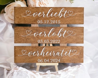 Personalized wooden wedding decoration sign with date - in love engaged married -