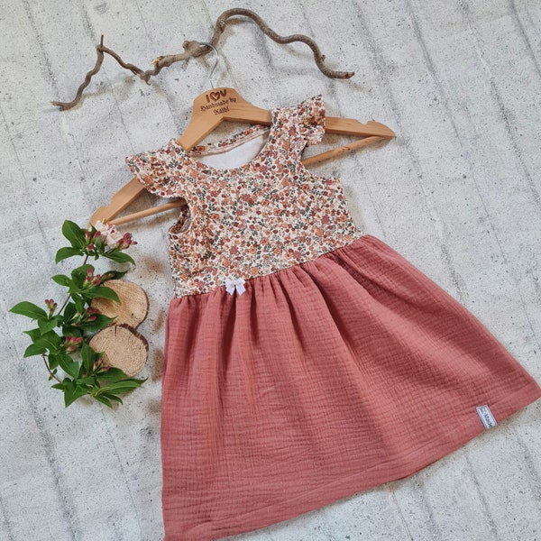Mädchenkleid mit Musselin - Sommerkleid mit Flügelärmel - himmlische Amelie