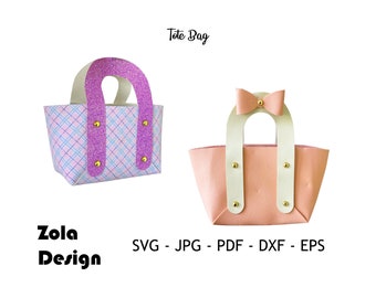 Op de afbeelding: Twee tote bags, een roze met een witte strik en een paarse met een ruitpatroon. De tekst "Tote Bag" staat boven de tassen en de tekst "Zola Design" en "SVG - JPG - PDF - DXF - EPS" staat onder de tassen.