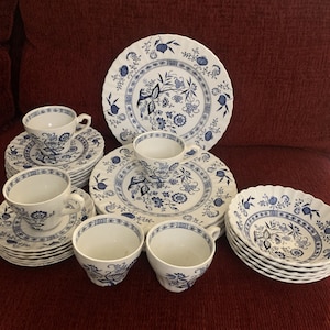 Vintage J & G Meakin Classic Blue Nordic Dinnerware set, 31 pcs