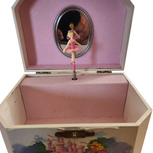  Disney Stitch Music Box, Jewelry Music Box : Clothing, Shoes &  Jewelry