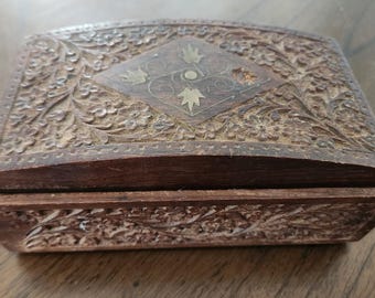 Vintage Carved Wood India Style Trinket Box