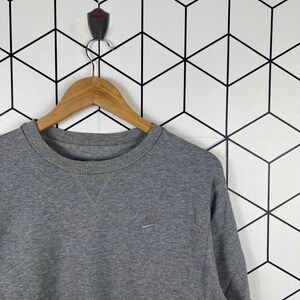 Vintage Nike swoosh small Logo Sweatshirt Crewneck
