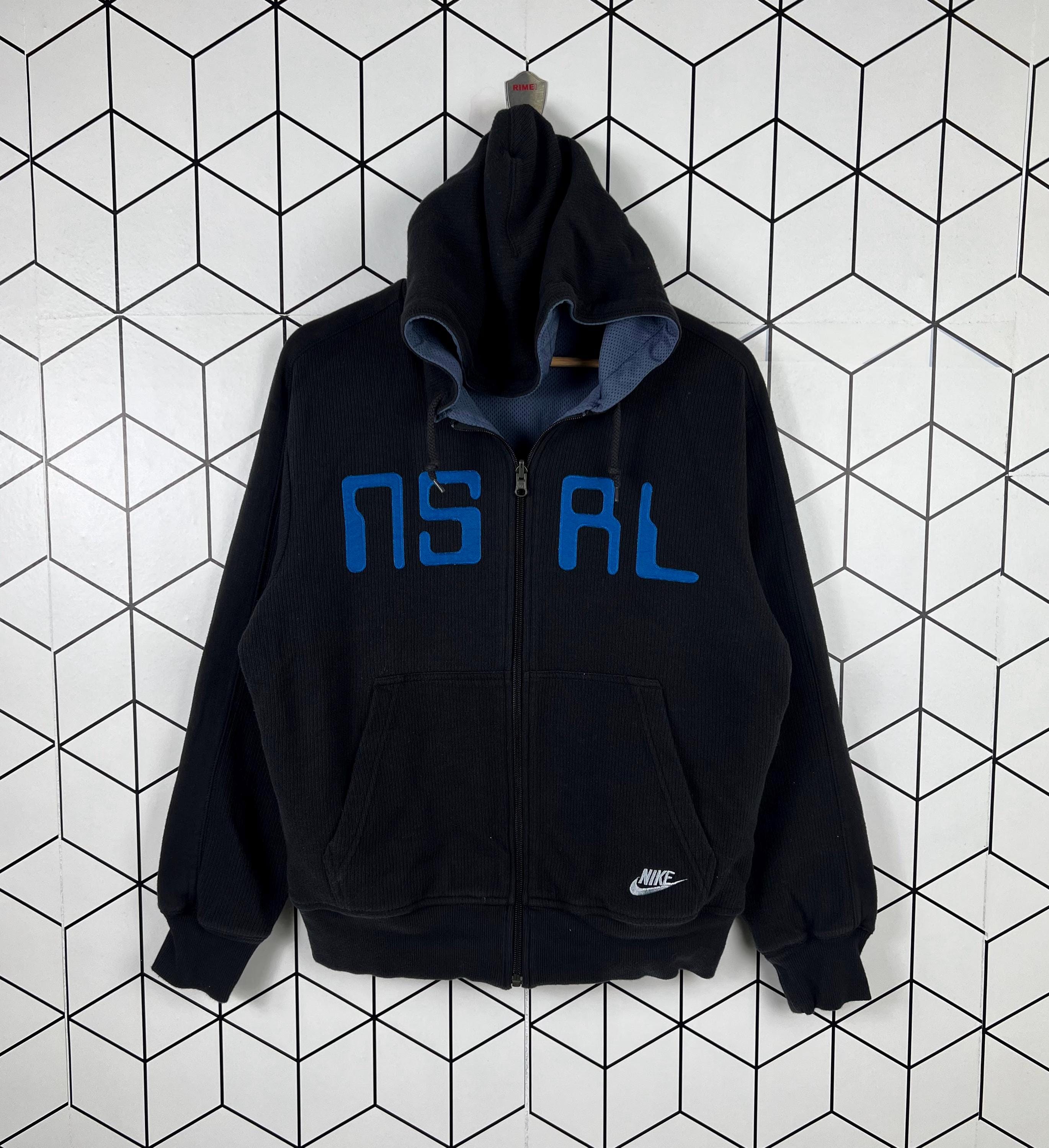 Reverse swoosh Italia