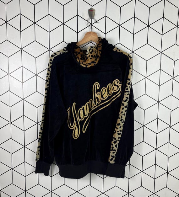 ☆MLB Korea☆ Varsity Vintage Colorblock Hoodie NY Black เสื้อฮู้ดดี้ Varsity New York Yankees
