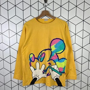Vintage 90s Mickey mouse Mickey family multicolour cartoon sweatshirt crewneck long sleeve women men