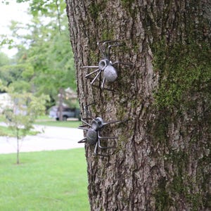 Handmade Scrap Metal Spider Sculpture – Welded Steel Insects – Industrial Halloween Decor or Gothic