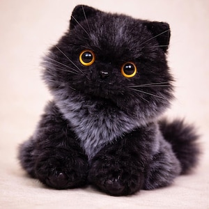 Handgemachte schwarze Katze, posierbares Stofftier, Plushie Geschenke,