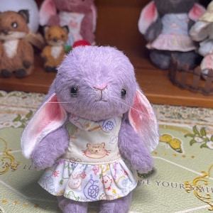 Art fait main en peluche de lapin, lapin miniature, peluche douce, lapin violet, cadeau pour les amateurs de lapin, compagnon Blythe/BJD, poupée articulée