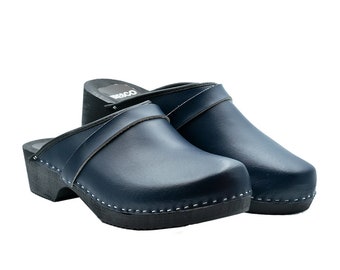 Swedish wooden clogs made of natural leather in navy and black wooden sole, with decorative stripe available sizes 35-47 EU from BrescoClogs