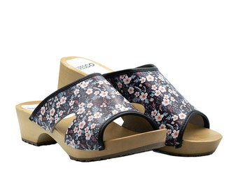Floral Leather Clogs: Open Toe Alder Wood Sandals