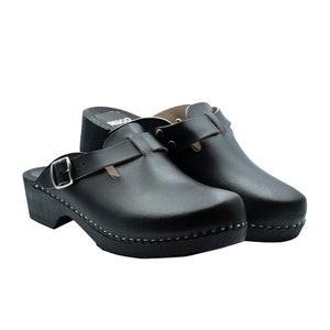 Zuecos suecos de madera hechos a mano – Zapatos escandinavos de cuero negro