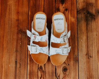 Floral Leather Clogs: Open Toe Alder Wood Sandals with Buckles