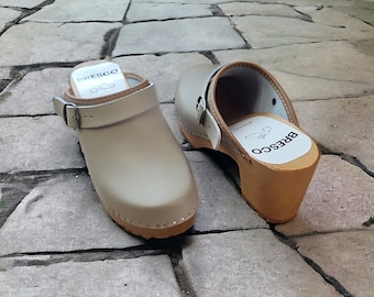 Beige Swedish heeled clogs women with stripe and buckle. Swedish high heel mary Jane from BrescoClogs