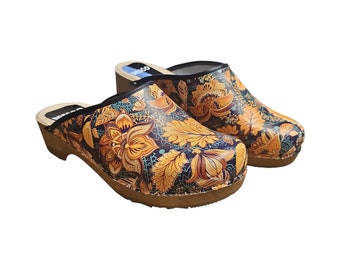 Zuecos de madera suecos: Mules de piel con estampado floral, ideales para mujer, zuecos hechos a mano.