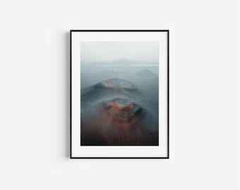 Impression des cratères rouges | Affiche abstraite des cratères rouges | Cratères rouges Islande Imprimer | Islande Imprimer | Art mural abstrait d’Islande