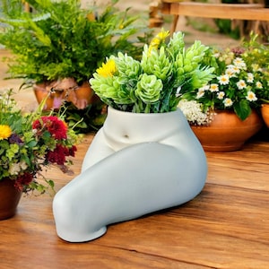 Sit Woman Body Planter, Positive Female Plant Pot with Drainage Hole and Tray, Unique Plant Lover Gift