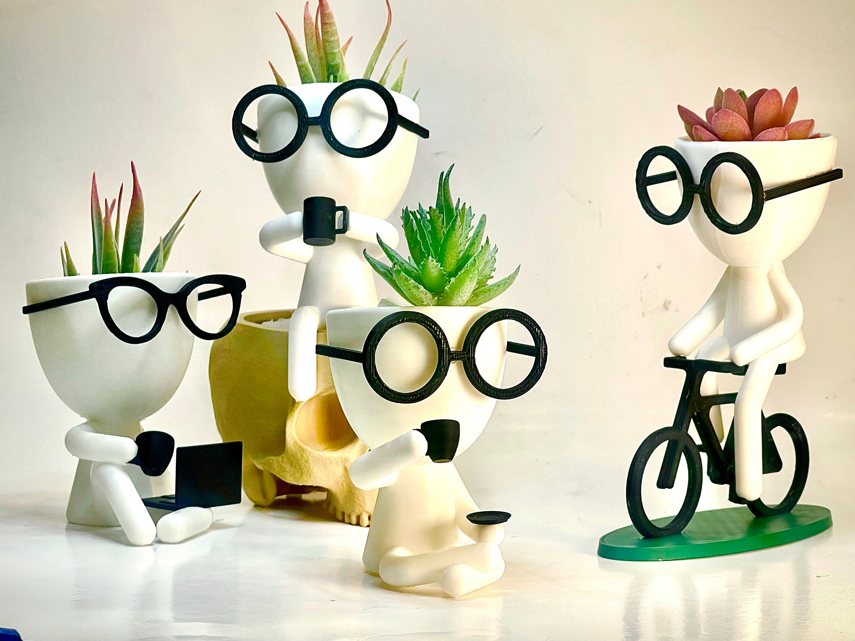Little People Coffee Time,  Succulent Planter, bicycle Planter - Plat Pot with Drainage - People Planter - Cute Planter