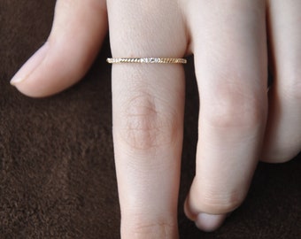 14k Solid Gold Wedding Band, Twisted Gold Ring With Zircon, Minimalist Wedding Ring For Her, Womens Gold Wedding Band, Tiny Engagement Band