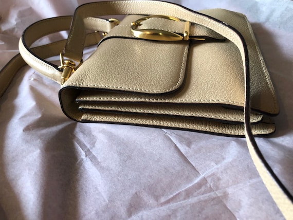 Swivel open light tan Gucci handbag, vintage 90’s… - image 1