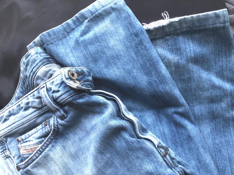 Rock & Republic, Diesel jeans, Levi’s, plus t-shirts (eg., All Saints, Vibramate) graphic rocker style street wear, in a six-piece+ bundle! image 12