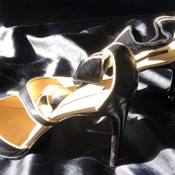 Sergio Rossi Vintage size 40 leather and black velvet  ankle strap, black and white pumps