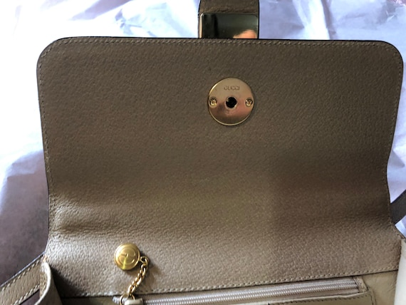 Swivel open light tan Gucci handbag, vintage 90’s… - image 9