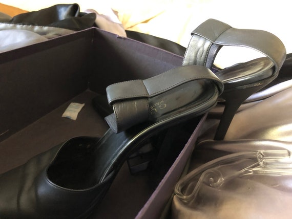 新品GUCCI ブラック ハイヒール Vintage　8B Gucci Vintage Gunmetal Black Ankle-strap Stilettos, Size 8B - Etsy