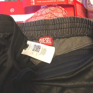 Rock & Republic, Diesel jeans, Levi’s, plus t-shirts (eg., All Saints, Vibramate) graphic rocker style street wear, in a six-piece+ bundle! image 4