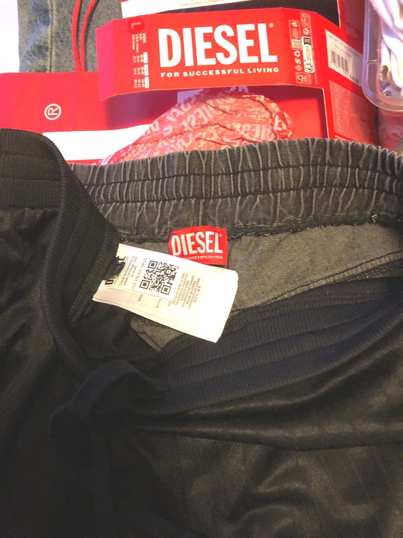 Rock & Republic, Diesel jeans, Levi’s, plus t-shirts (eg., All Saints, Vibramate) graphic rocker style street wear, in a six-piece+ bundle! image 4