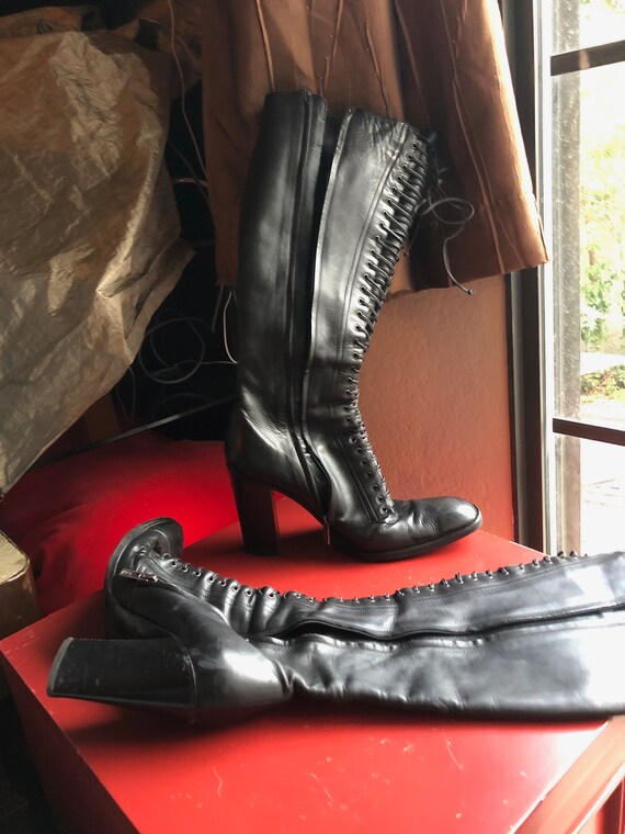 Yves Saint Laurent Lace-up High Heel 